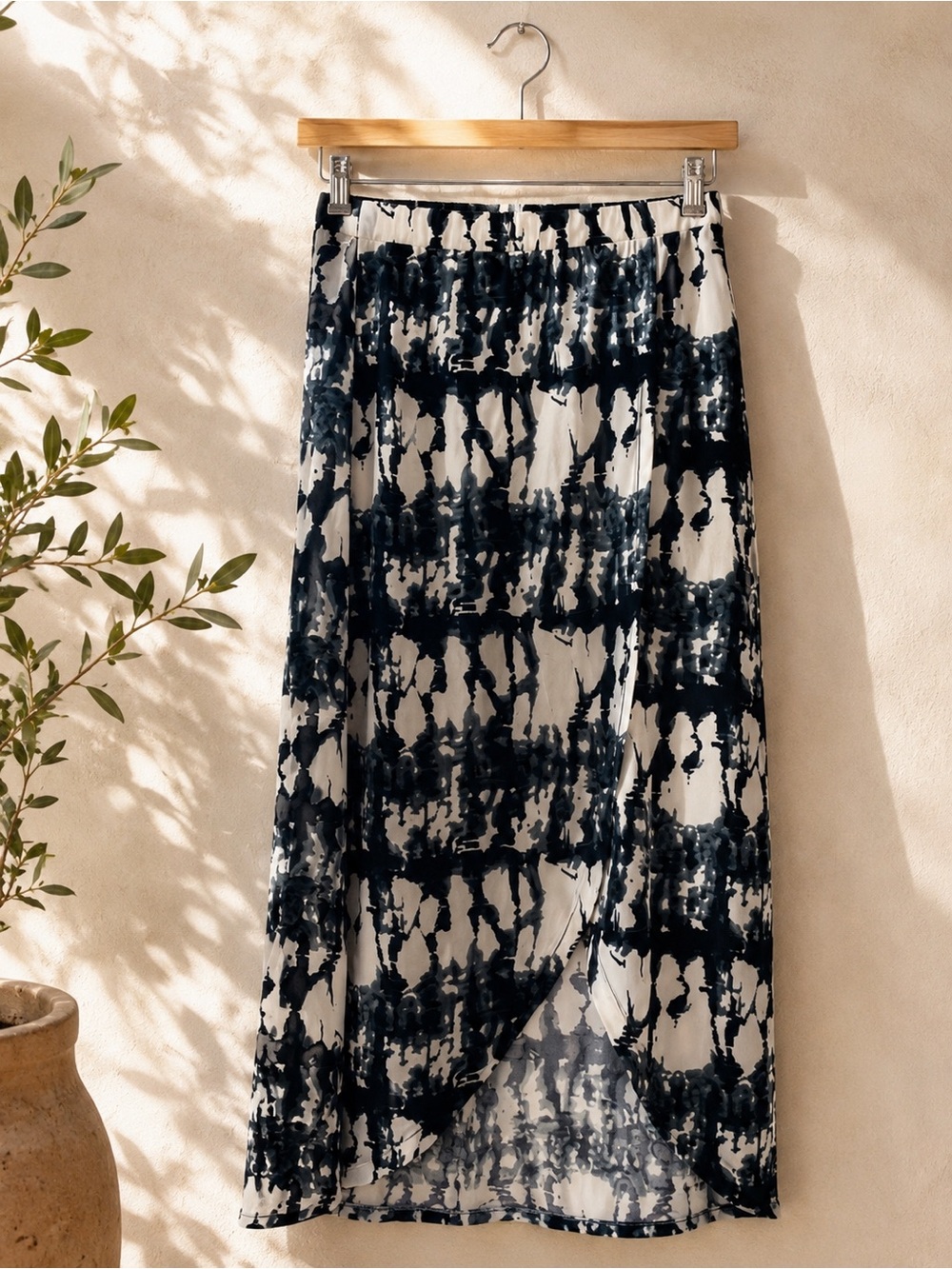 Black and White‎ Women's Skirt